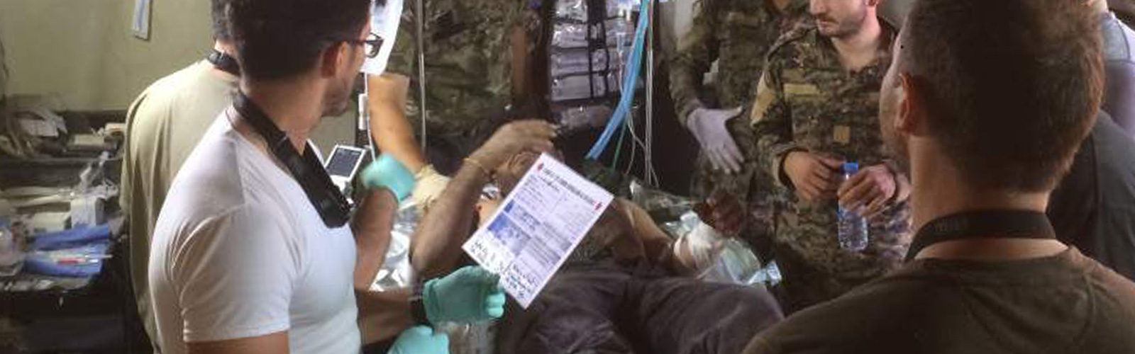 sdf-coalition-medics-treat-injured-fighter-sept-15-1600×500